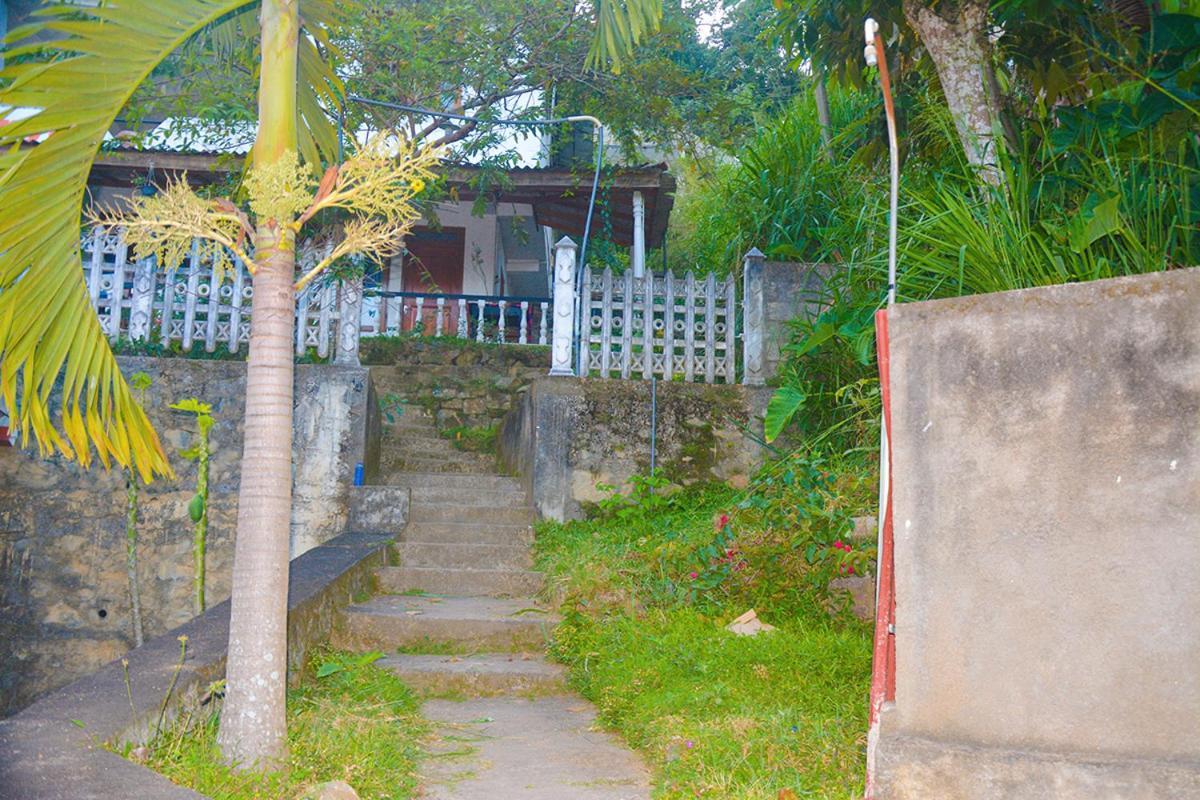 Soorya Inn Ella Bagian luar foto