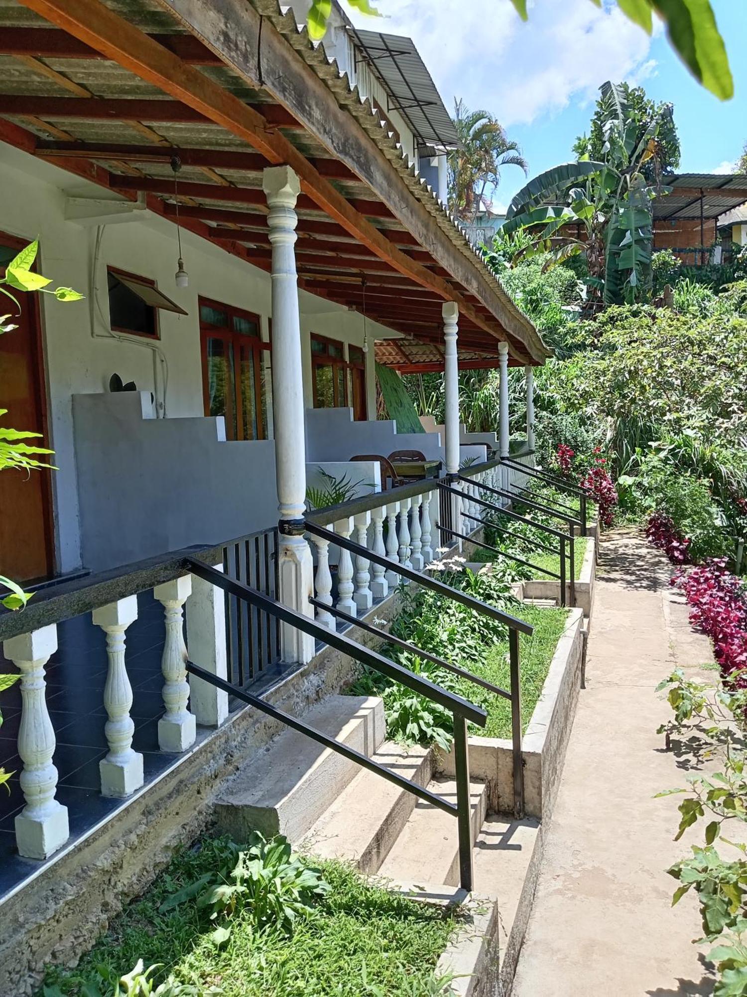 Soorya Inn Ella Bagian luar foto