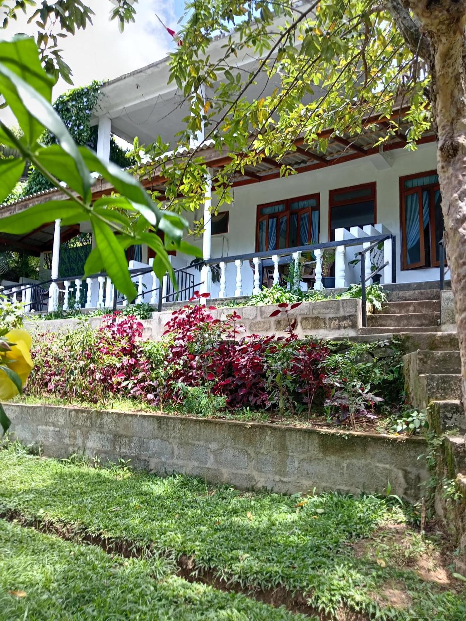 Soorya Inn Ella Bagian luar foto